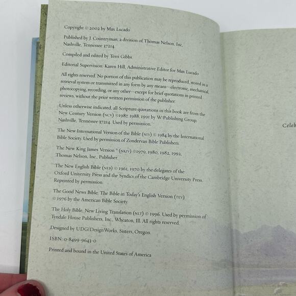 Safe in the Shepherd's Arms: Hope and Encouragement from Psalm 23 by Max Lucado - Picture 3 of 4